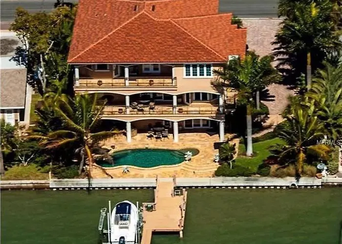 Large Mediterranean Oasis - Water Views & Pool *