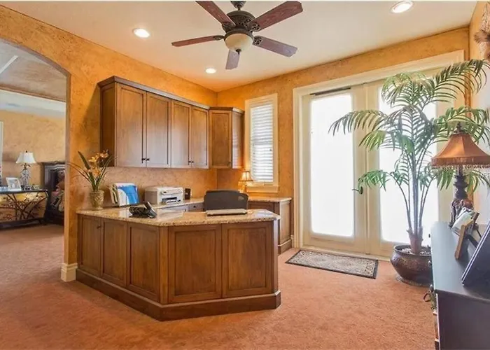 Large Mediterranean Oasis - Water Views & Pool Сasa de vacaciones Clearwater Beach